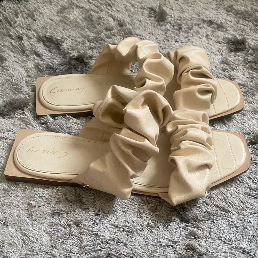 Circus by Sam Edelman Iggy Slide Sandal in Ivory